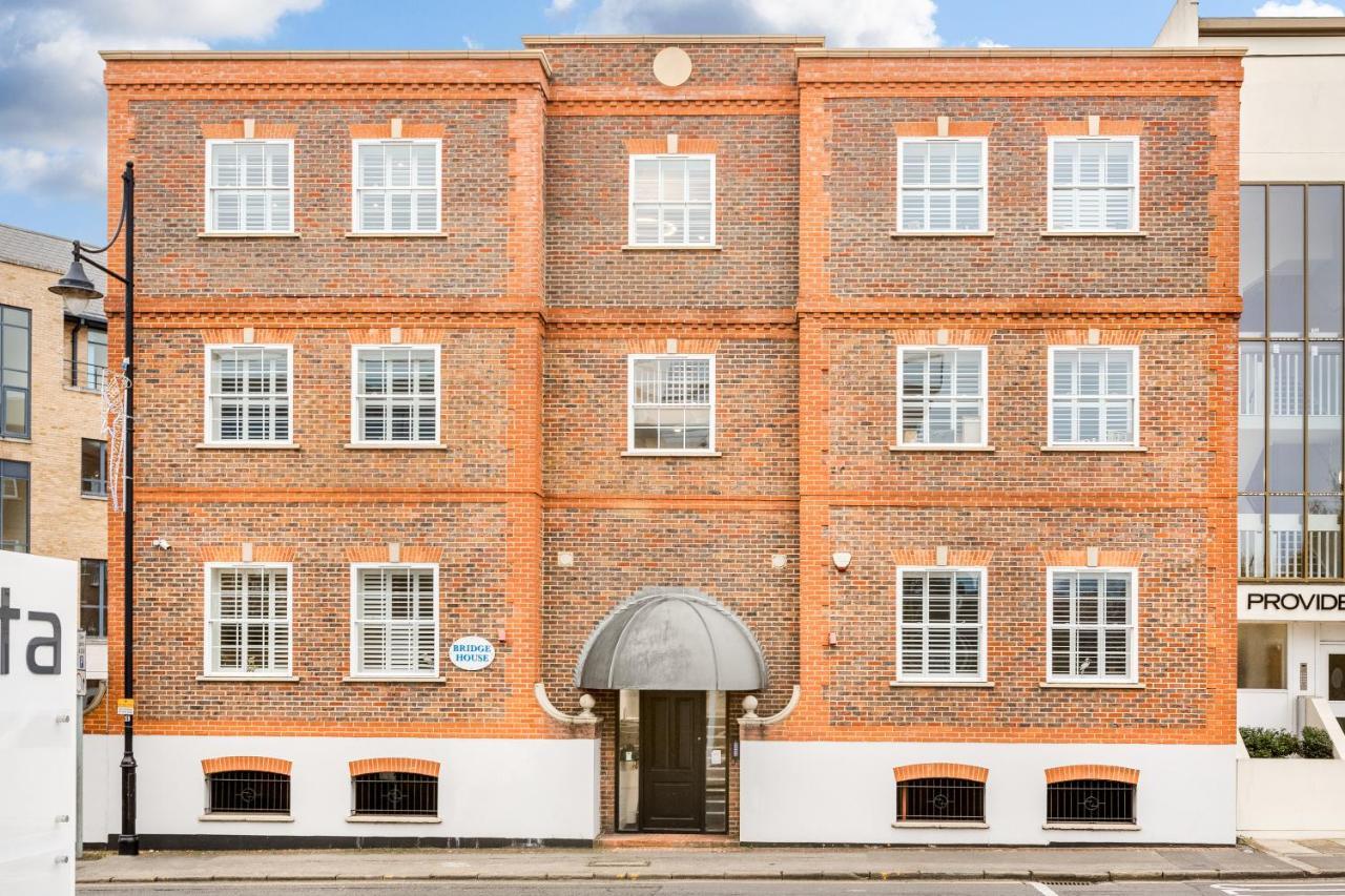 Charming 1 Bedroom Apt , Town Centre, Wifi, Free Parking By Tent Serviced Apartments Staines-upon-Thames Екстер'єр фото