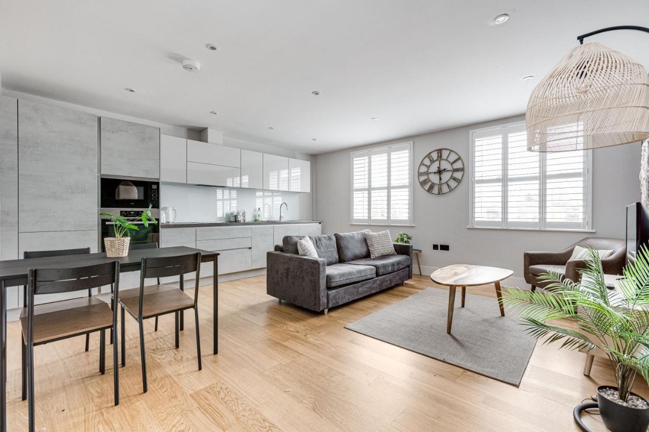 Charming 1 Bedroom Apt , Town Centre, Wifi, Free Parking By Tent Serviced Apartments Staines-upon-Thames Екстер'єр фото