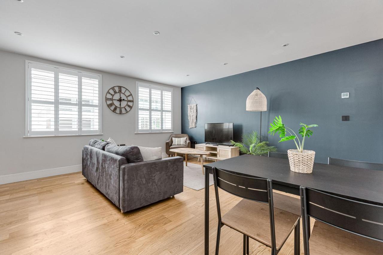 Charming 1 Bedroom Apt , Town Centre, Wifi, Free Parking By Tent Serviced Apartments Staines-upon-Thames Екстер'єр фото